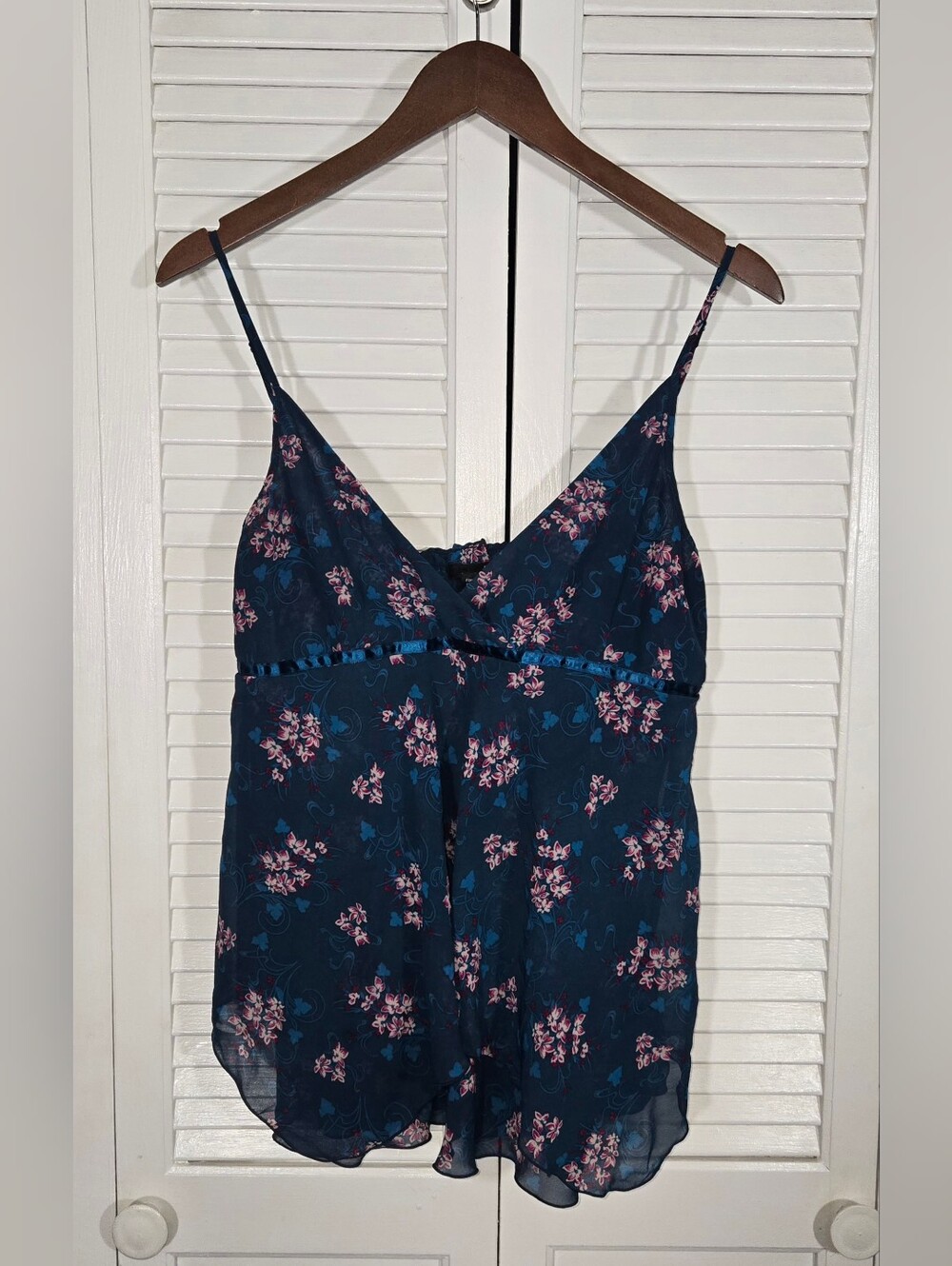 H&M Navy Blue Pink Floral Flowy Chiffon Camisole Babydoll Deep V Blouse Sz 8
